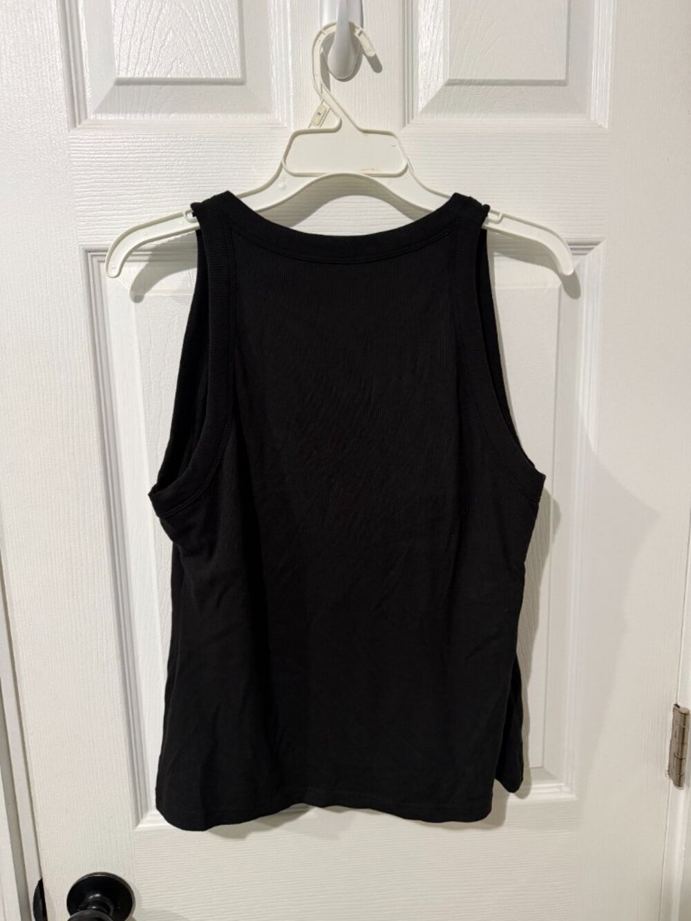 Black Built In Bra Tanktop - Picture 2 of 3